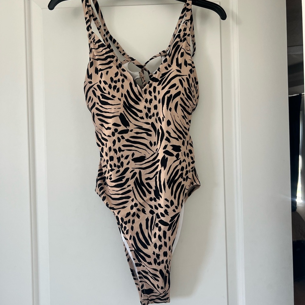Shade & Shore Leopard Print Swimsuit in Size Large